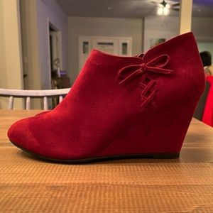 Dark Magenta Wedges